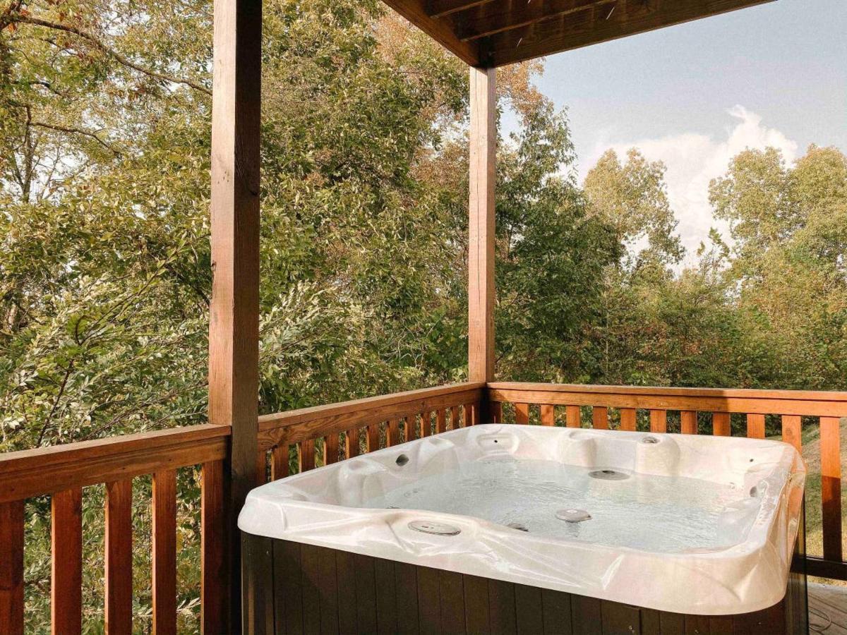 Splash Of Moonshine -Heated Indoor Pool, Hot Tub, Arcade Game Room Pigeon Forge Luaran gambar
