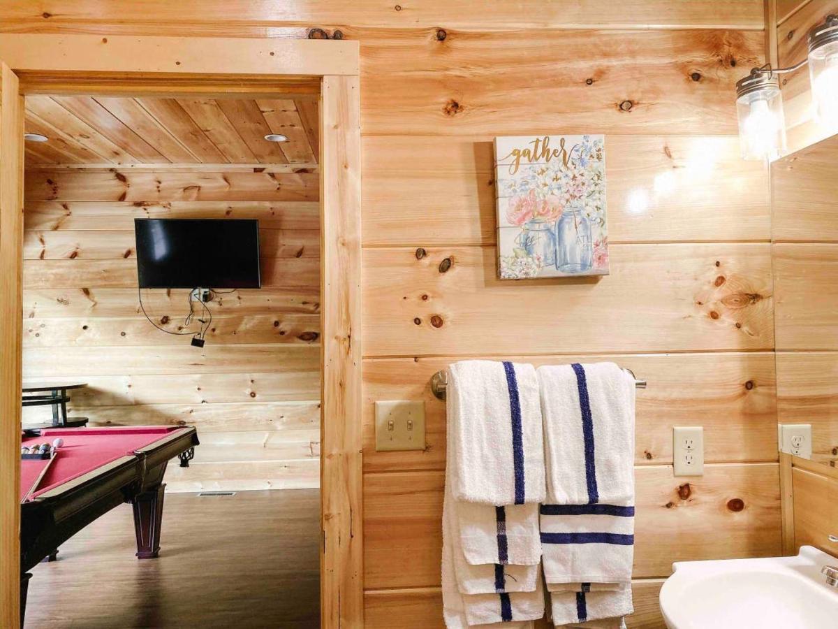 Splash Of Moonshine -Heated Indoor Pool, Hot Tub, Arcade Game Room Pigeon Forge Luaran gambar
